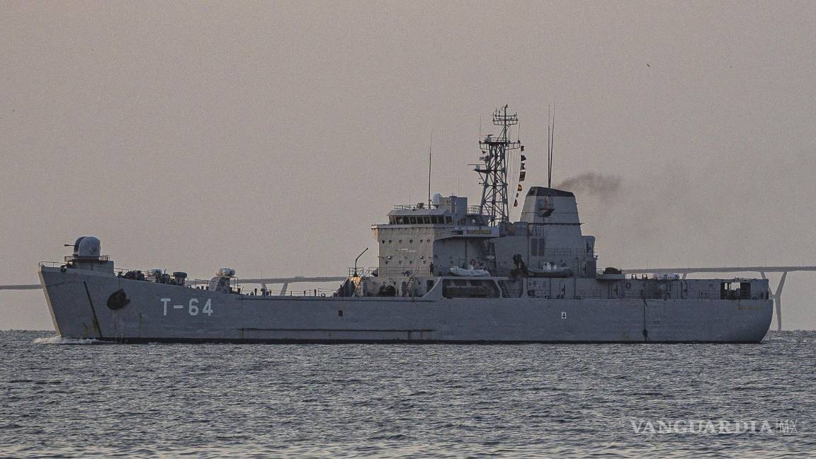 $!Fotografía de un buque de patrulla naval de la Armada desde el malecón del Lago de Maracaibon en Maracaibo, Venezuela.