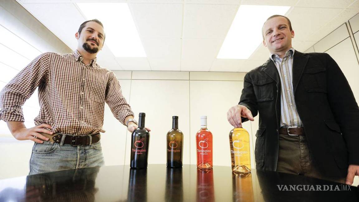 $!Esta Navidad brinde con vino… ¡de naranja!