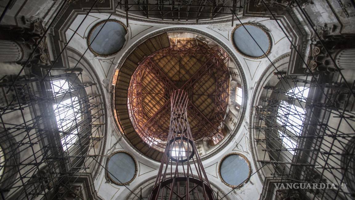 $!Los andamios al interior de la iglesia Santuario Parroquial de Nuestra Señora de los Ángeles, en Guerrero, Ciudad de México.