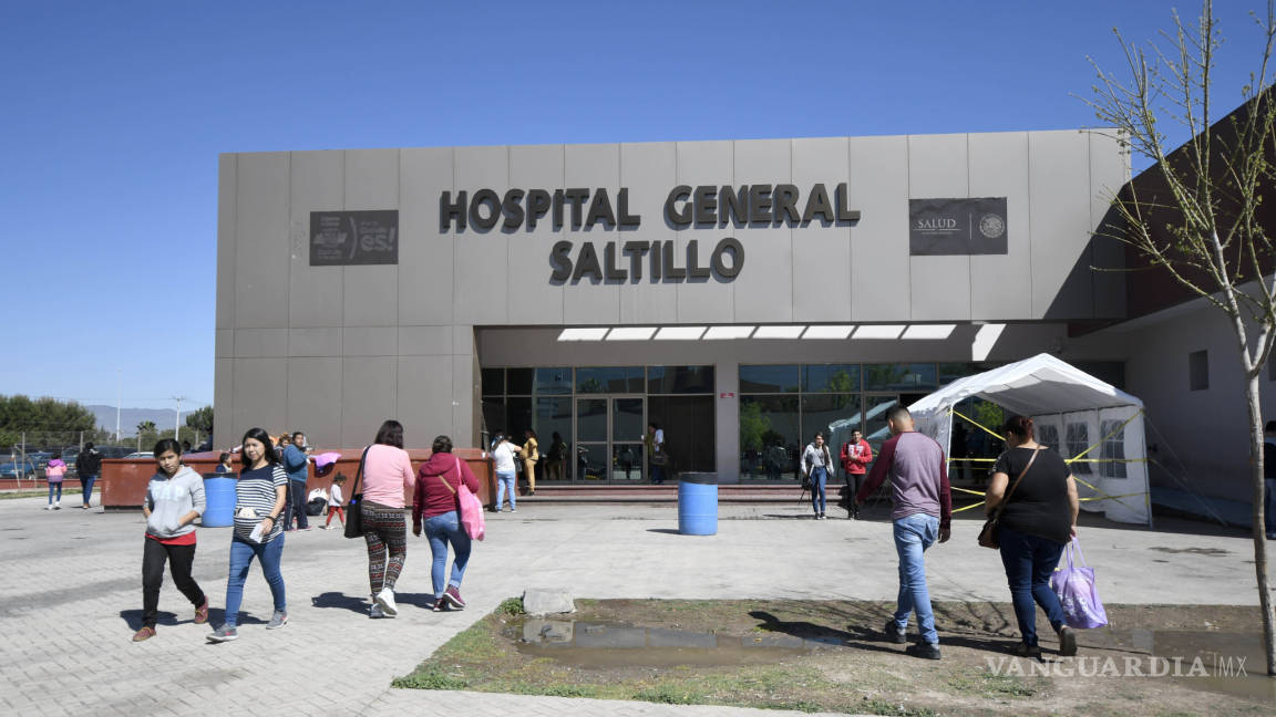 Derchohabientes de Saltillo ignoran reglas en hospitales