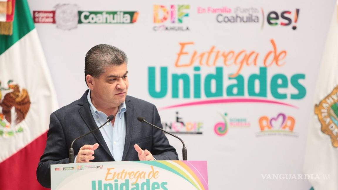 $!Entrega Miguel Riquelme vehículos a los programas UNEDIF, “Adultos Mayores en Abandono” y “Sobre Ruedas nos Movemos Juntos”.