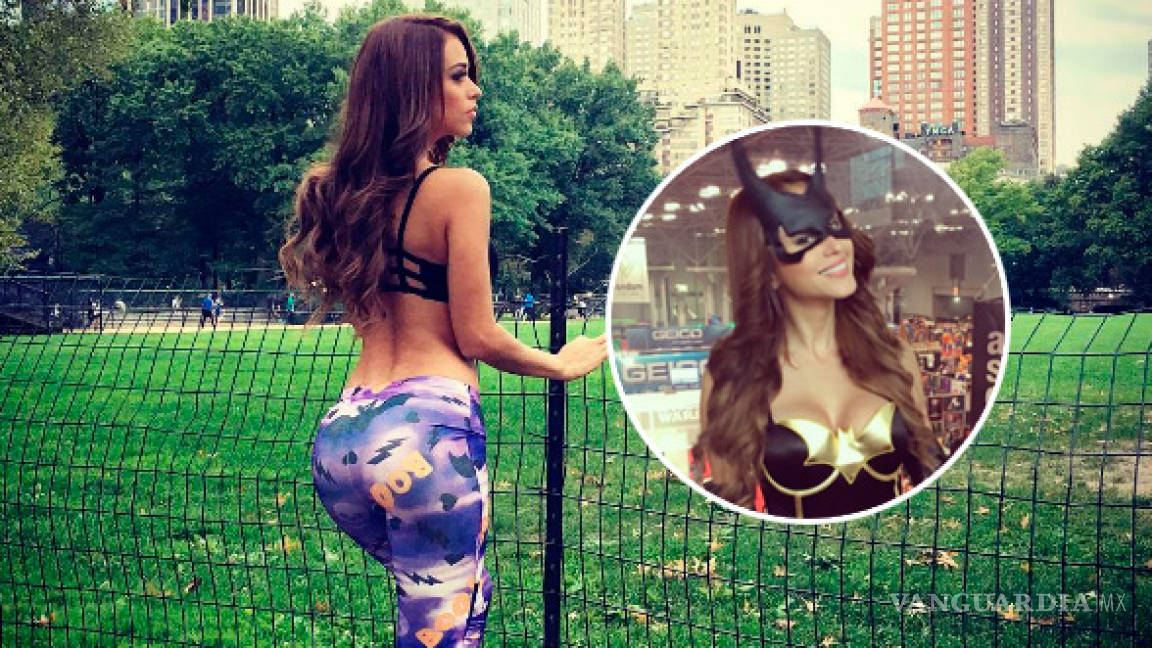 Yanet García luce sus encantos como una sexy 'Batichica'