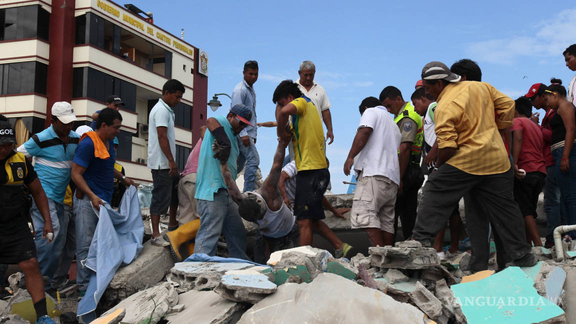 Ministerio de Ecuador abre colecta de ayuda para afectados por el sismo