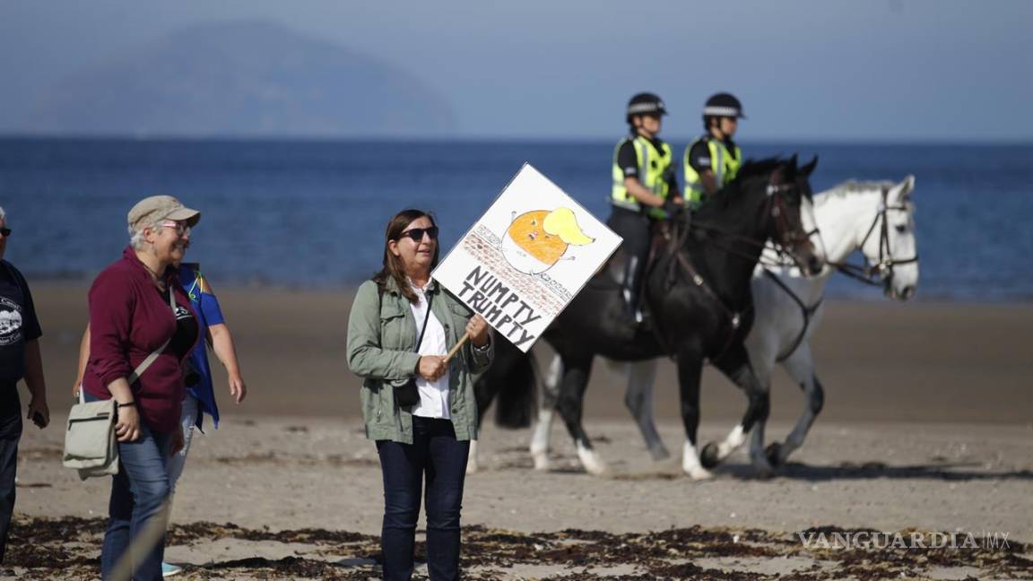 $!Miles repudian a Trump durante su visita a Escocia