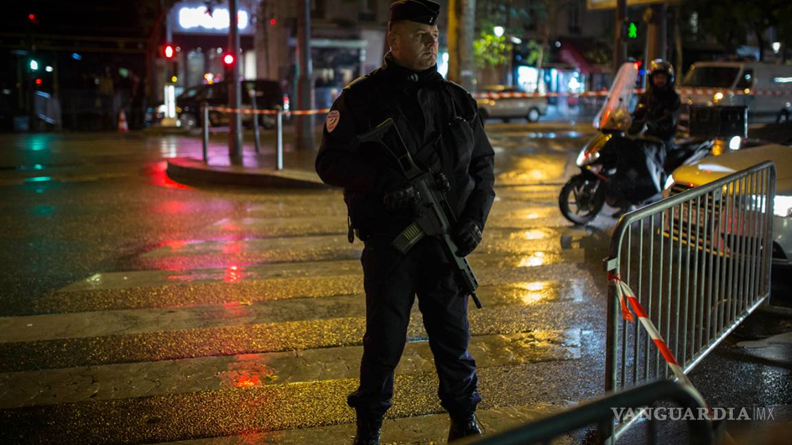 $!Sting reabre el "Bataclan" de París con minuto de silencio por víctimas