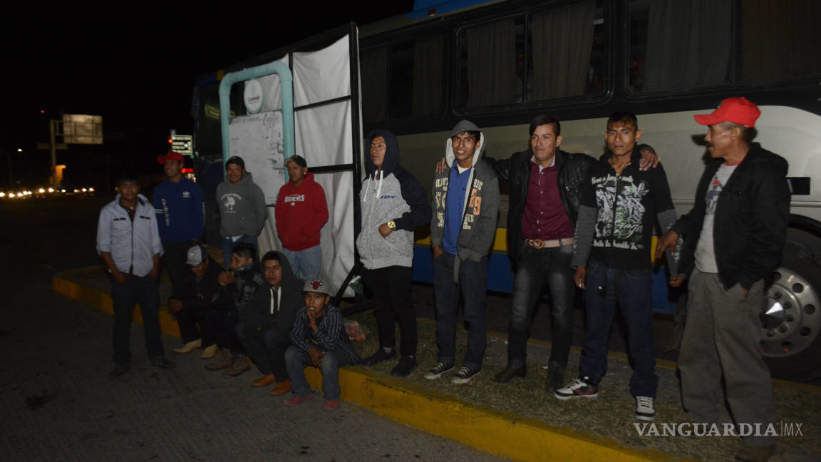 ‘Olvidan’ en Saltillo a 43 jornaleros de Veracruz