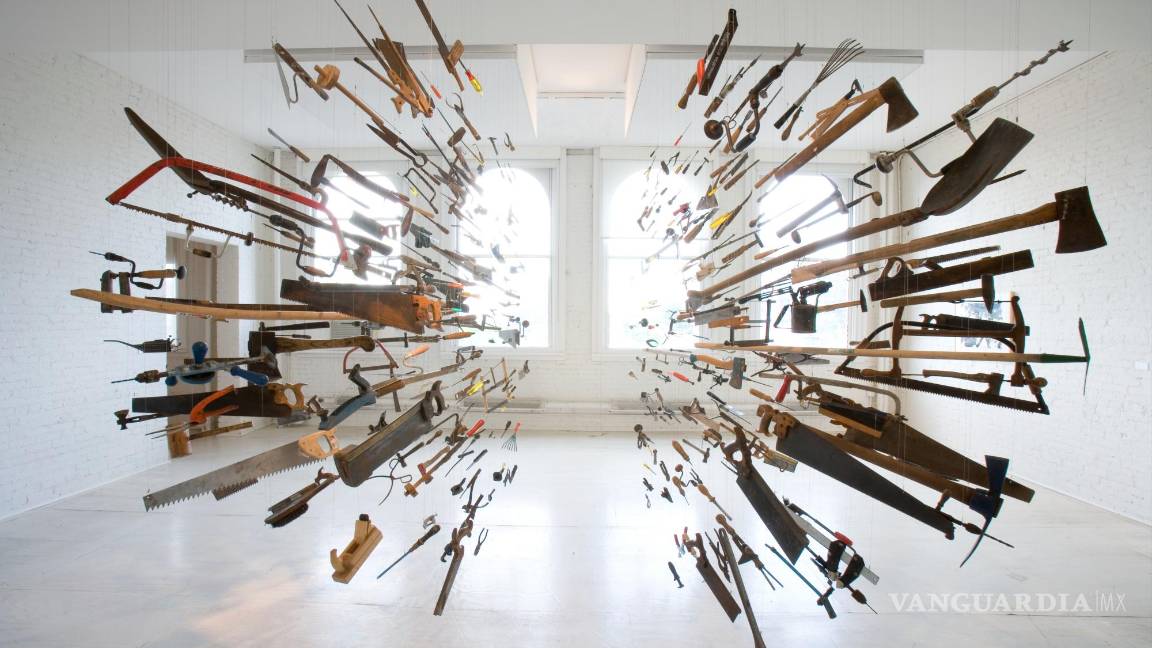 $!“Controlador del universo”, 2007. La obra de de Damián Ortega se mueve entre la tecnología y la sátira social.