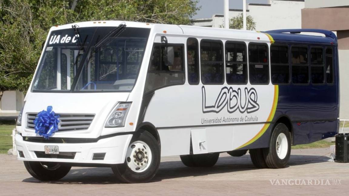 Protestan alumnos por recorte de recorridos del transporte ‘Lobus’