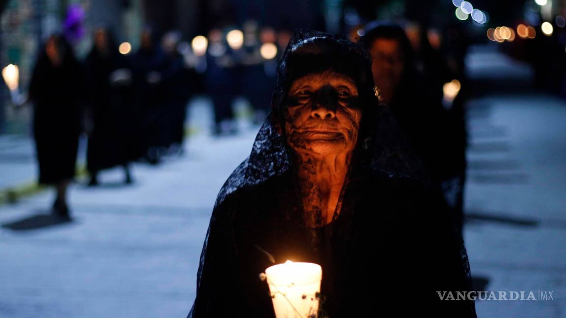 $!La procesión del silencio se apodera de Viesca