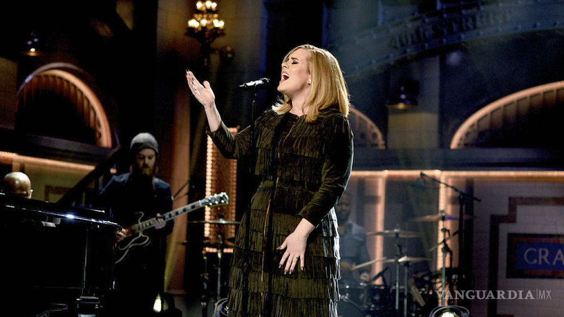 Adele sólo vestirá Burberry durante su gira del 2016