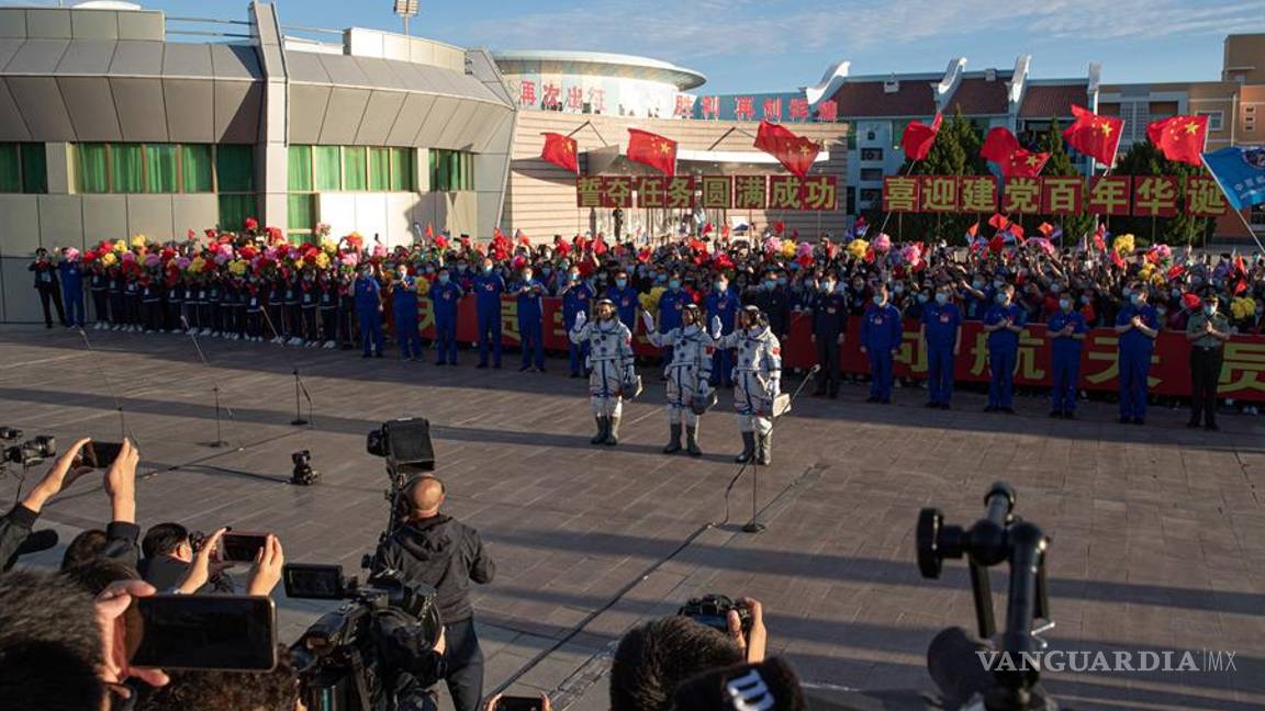 $!China lanza con éxito su primera misión tripulada desde 2017