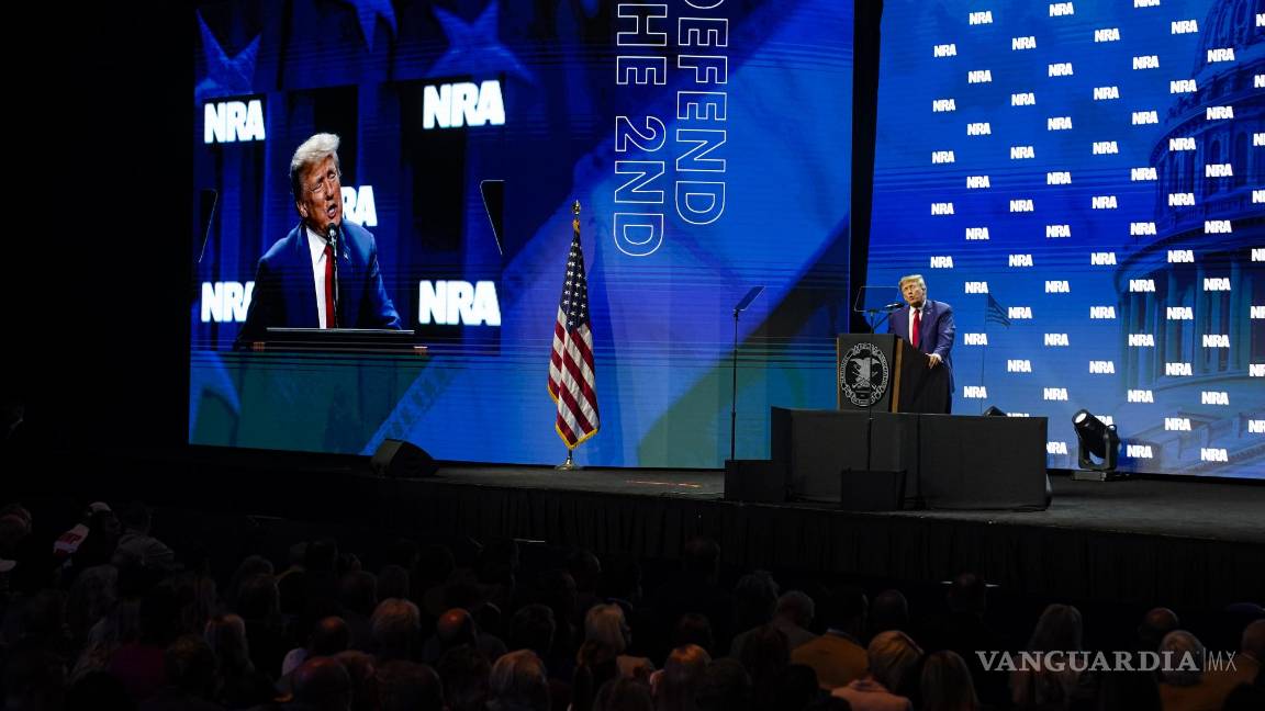 $!El expresidente Donald Trump habla en la Convención de la Asociación Nacional del Rifle en Indianápolis.
