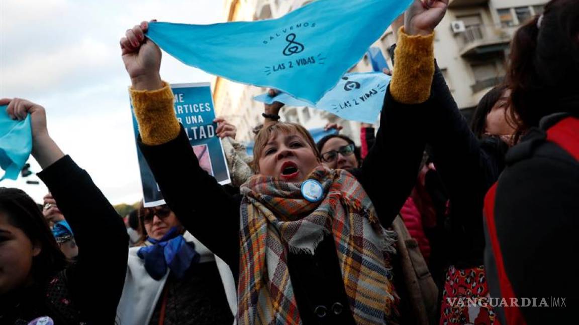 $!Celebran misa por "las dos vidas" en medio de debate por aborto en Argentina