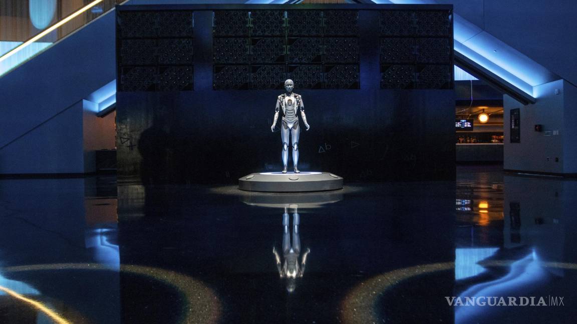 $!Un robot dentro del foro Sphere el 28 de septiembre de 2023 en Las Vegas. U2 inauguró el foro con el primer concierto de su residencia “UV Achtung Baby”.
