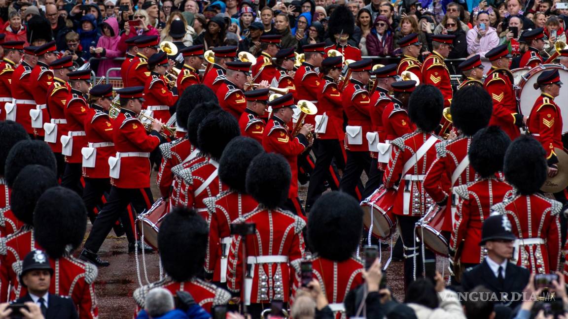 Así inicia el reinado del Carlos III tras una larga espera para ser el monarca británico (fotos)