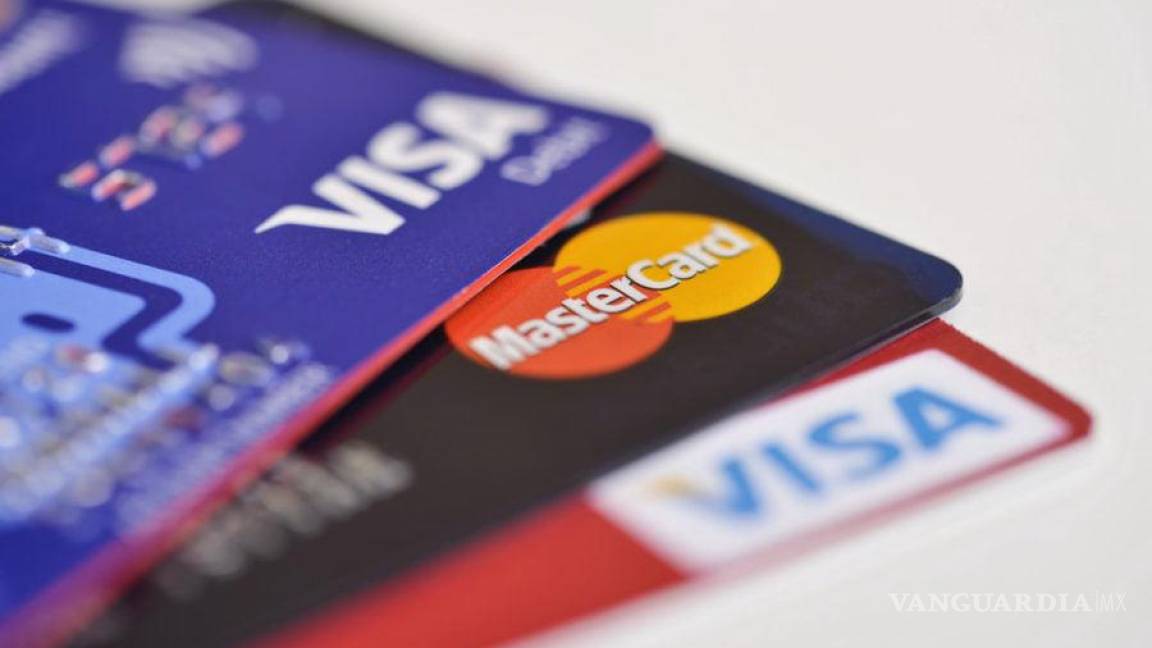 Visa y Mastercard subirán comisiones de tarjetas de crédito, reporta el WSJ