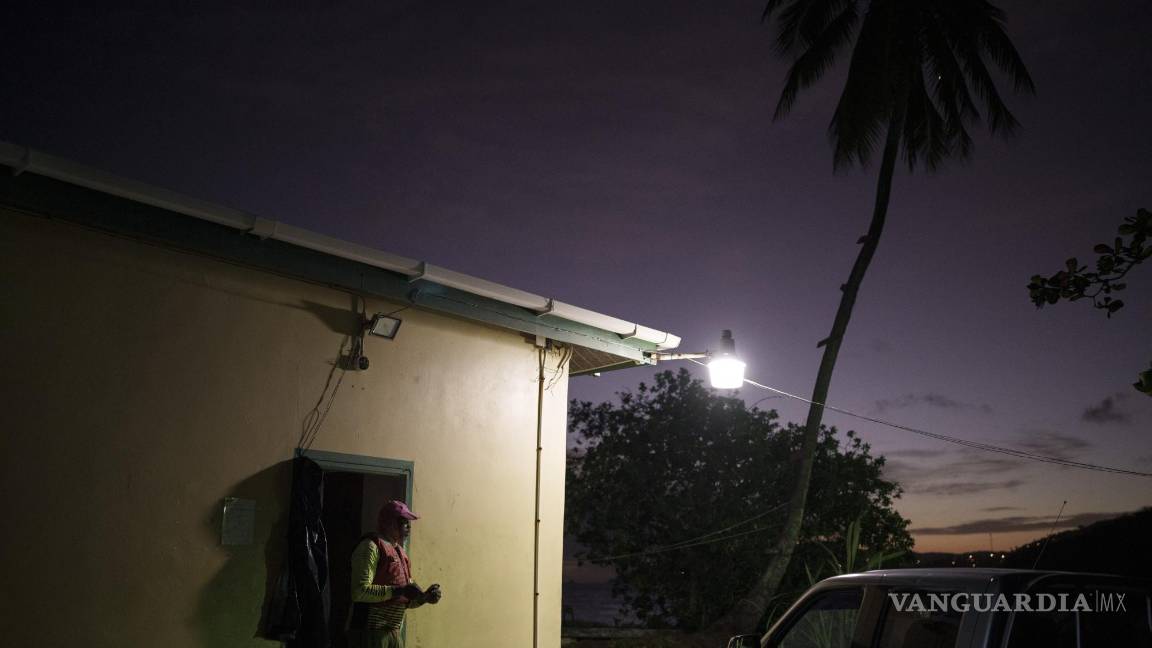 $!Lance Biggart, un pescador local, luego de un día de trabajo en Belle Garden, en la isla caribeña de Tobago, en Trinidad y Tobago, el 20 de enero de 2022.