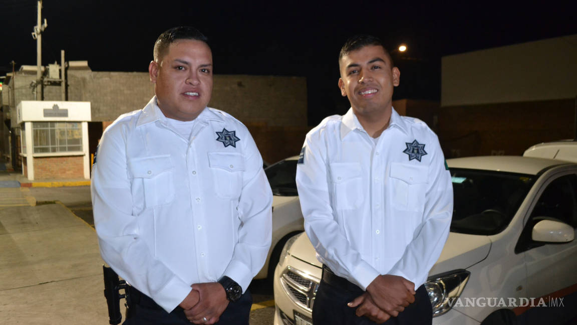 Capacitación constante ayudó para salvar a bebé: Oficiales Arturo Medina y Armando Cabral