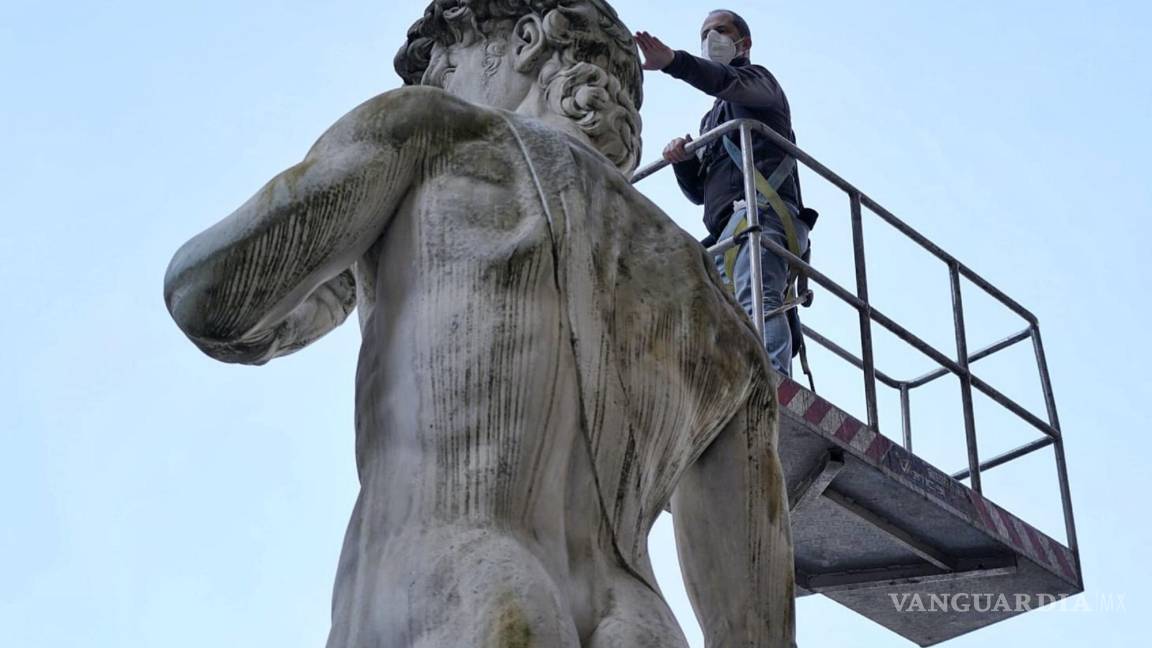 En solidaridad con Ucrania, incendian una copia del David de Miguel Ángel en Florencia