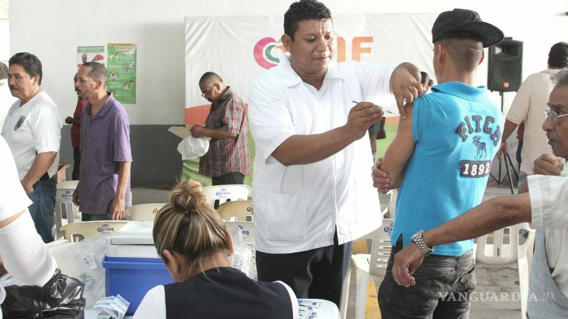 DIF Torreón apoya a locatarios del Mercado Alianza con servicios asistenciales