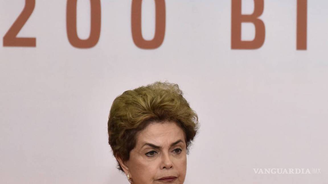 Asegura Rousseff que &quot;miente&quot; el senador que la implica en Petrobras