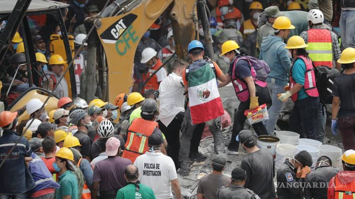 Grupo de rescate salvadoreño viaja a México a apoyar labores tras terremoto