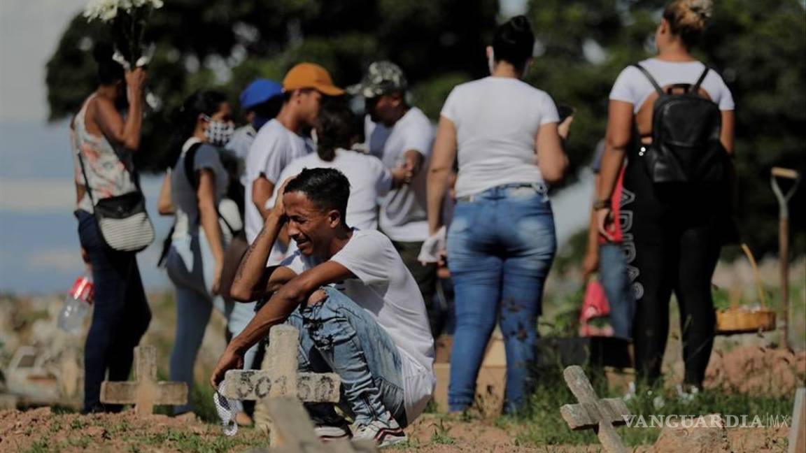 México suma 203 mil 854 muertes por COVID-19