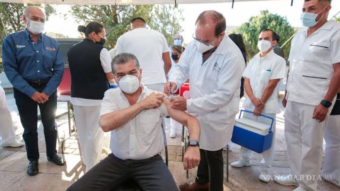Miguel Ángel Riquelme se vacuna contra COVID-19