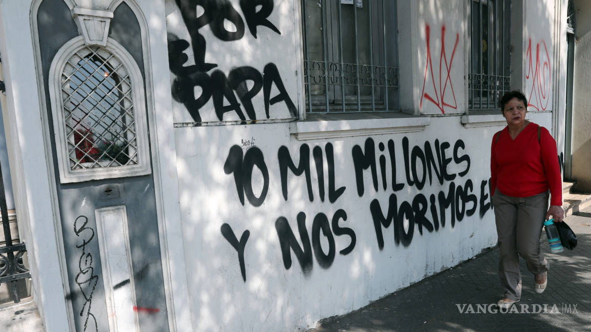 Atacan Iglesias en Chile en protesta por visita del papa