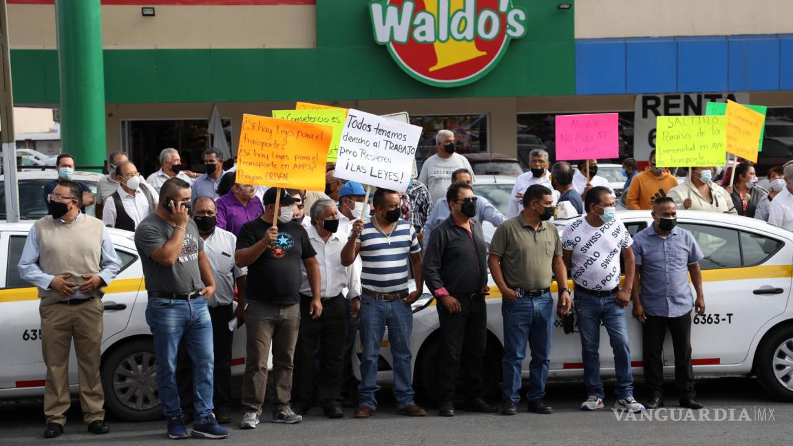 Oootra vez: taxistas protestan contra apps en Saltillo; acusan competencia desleal