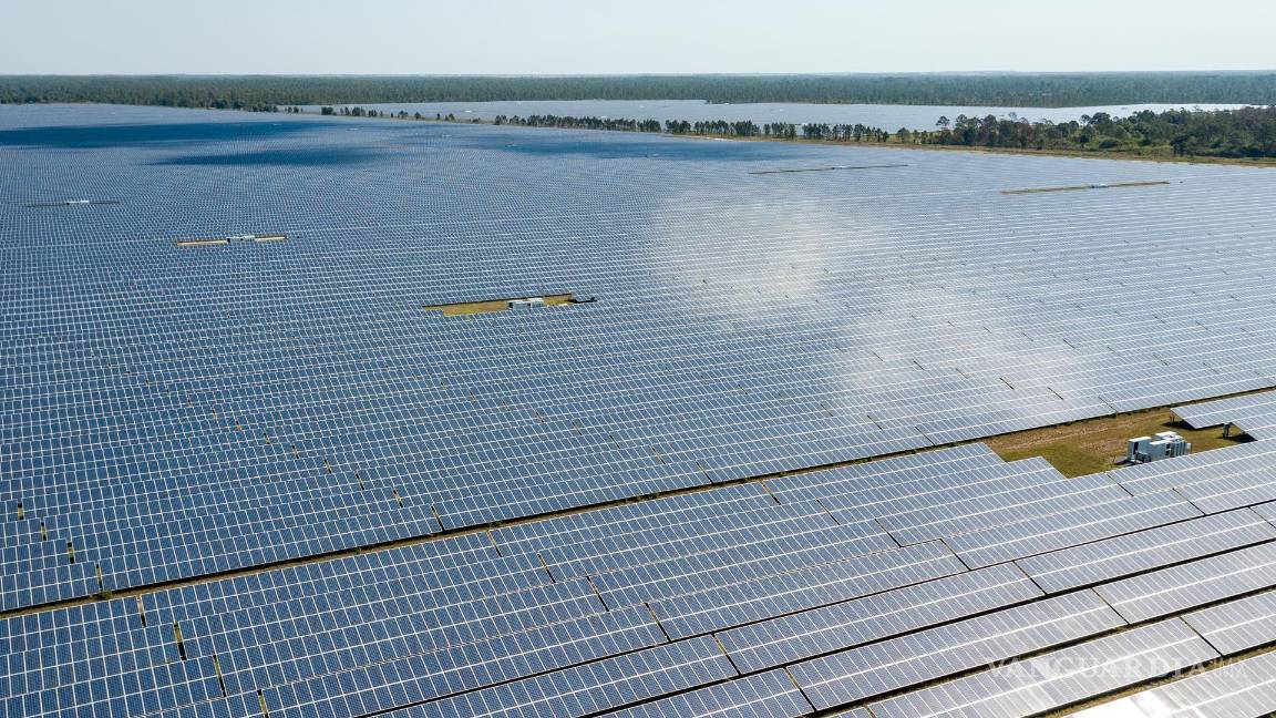 $!Vista del parque de paneles fotovoltaicos en Babcock Ranch, en Florida, este es el primer pueblo a prueba de huracanes de Estados Unidos.