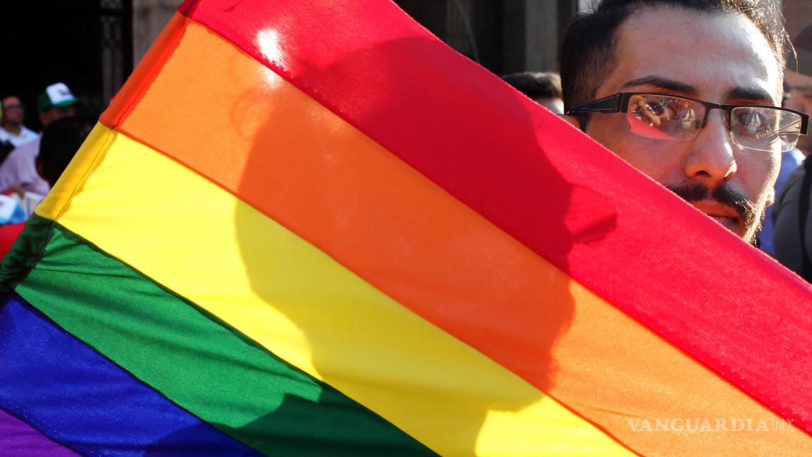 $!El 58 % de personas LGBT considera que derechos no son respetados en México