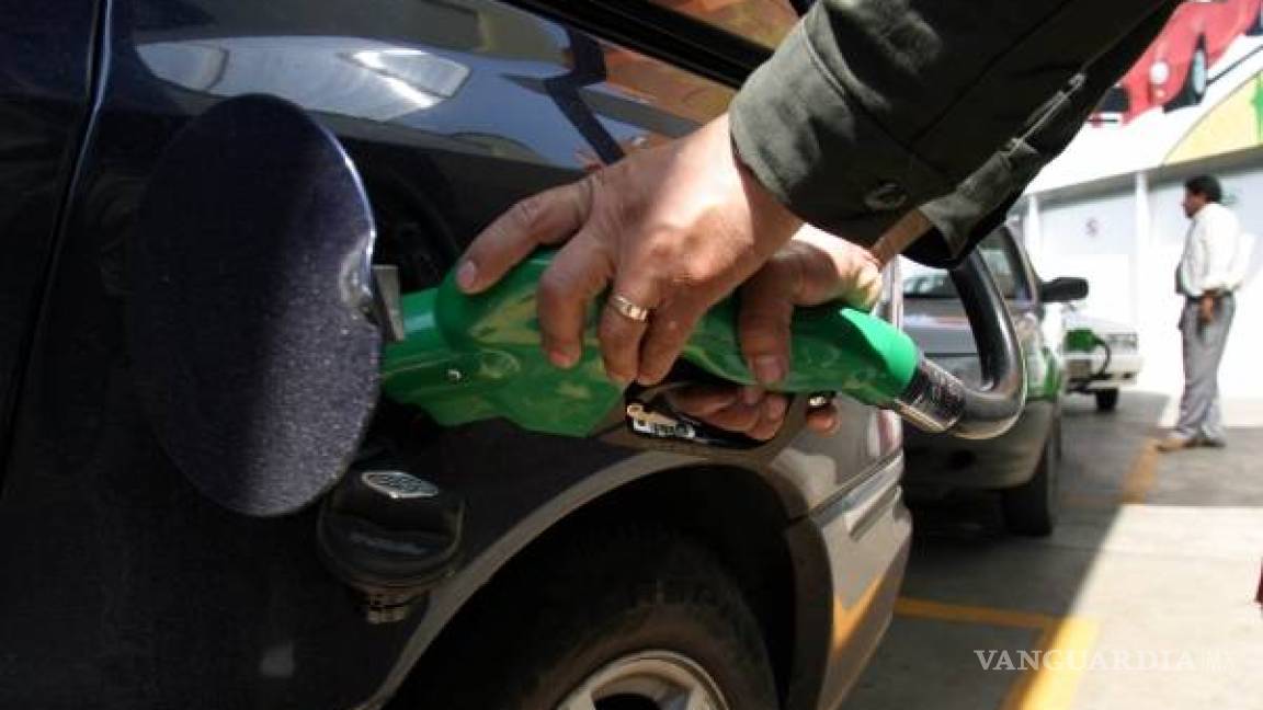 Gobierno de AMLO aumenta estímulo fiscal a la gasolina Premium de 1.01 a 11.13%