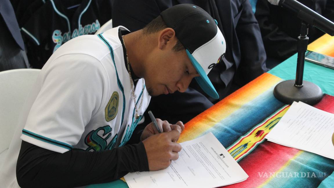 $!El saltillense Fernando Villegas Luna firma con los Piratas de Pittsburgh