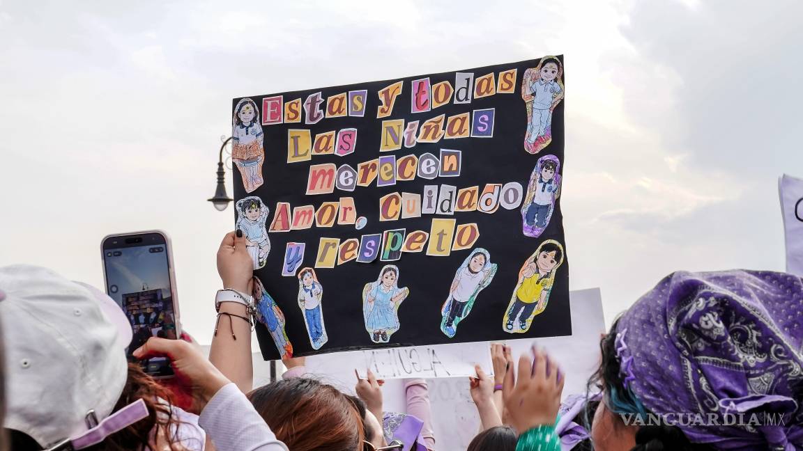 $!Durante la movilización se escucharon consignas que denunciaron desigualdad, violencia y la necesidad de empatía entre mujeres.