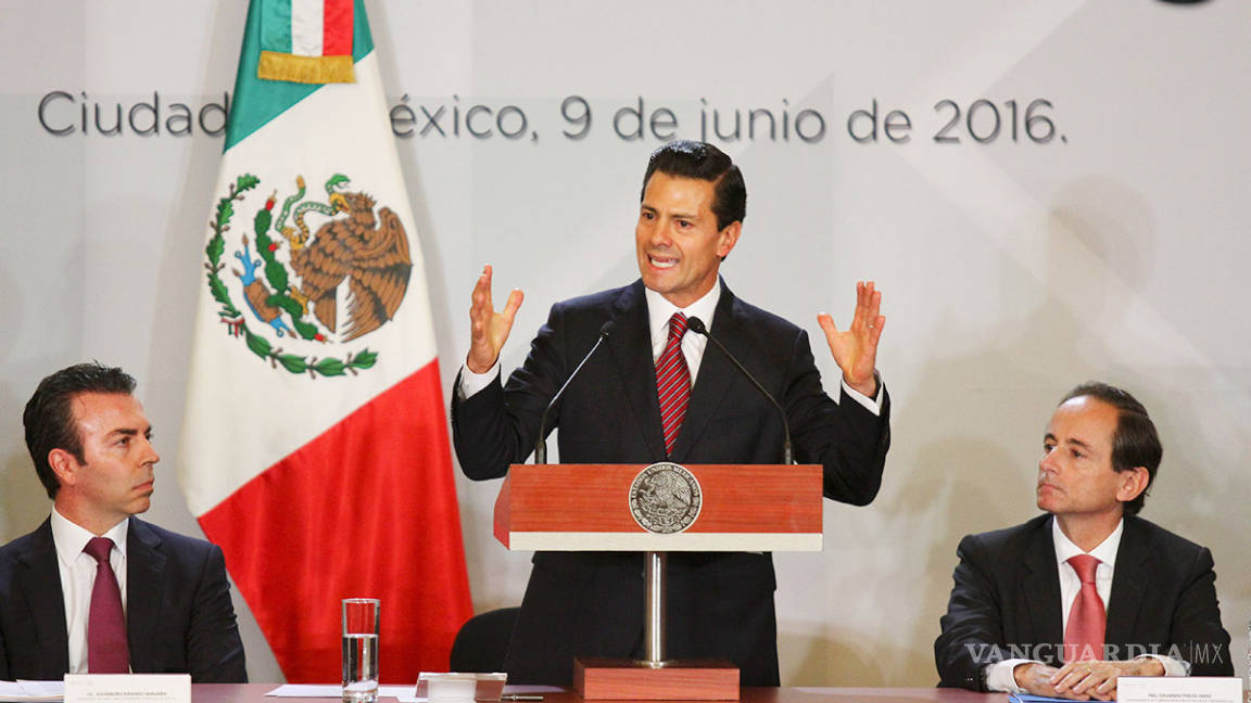 Ante Peña Nieto, empresarios prometen invertir 33 mil 500 mdd este 2016