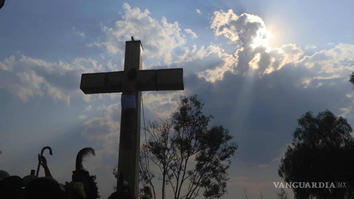 $!Aspectos del Viacrucis y crucifixión en la 181 representación de la Pasión de Cristo en la alcaldía Iztapalapa.