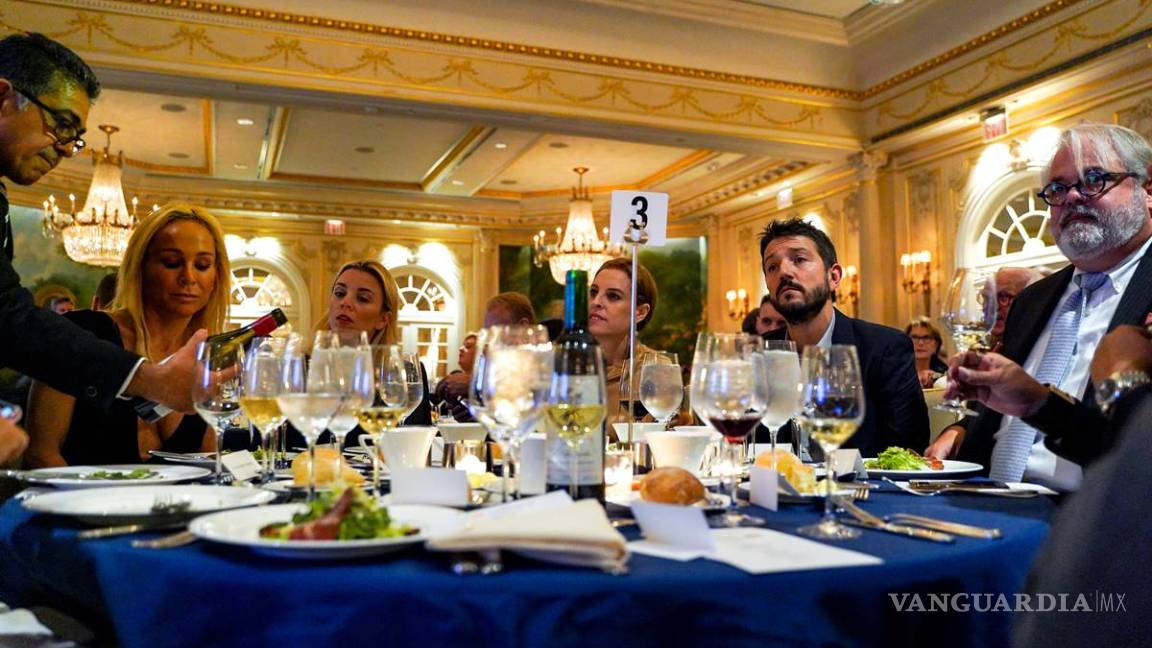 $!Tras de ponerle los cuernos a Rafael Sánchez Navarro, Marina de Tavira presume su amor con Diego Luna