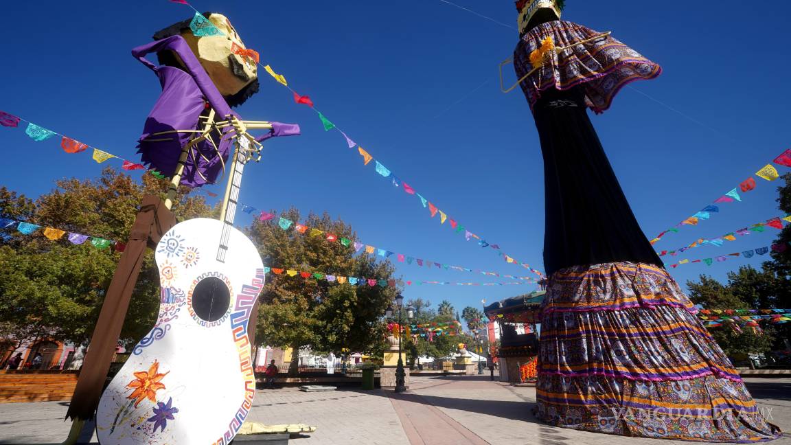 $!Se instalarán los catrines y 14 altares de muertos, incluyendo un altar principal con temática tradicional mexicana.