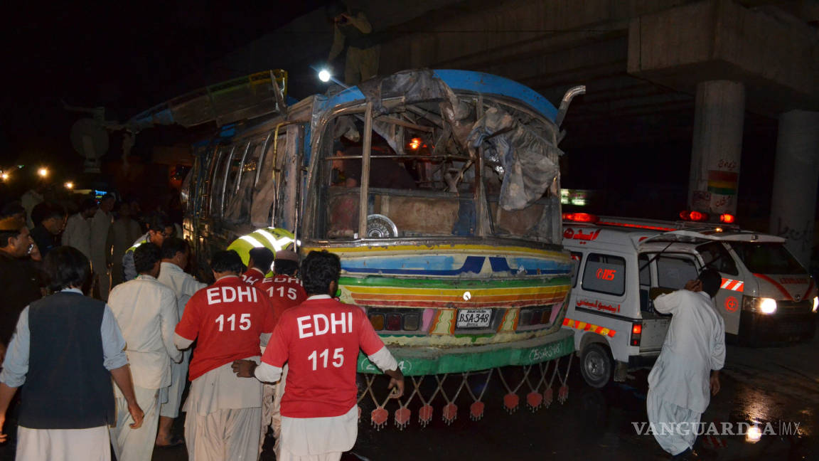 Al menos 11 muertos en atentado contra autobús en Pakistán