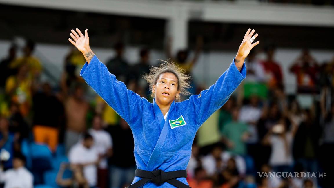 $!La atacaron en Twitter como a la gimnasta mexicana; ella le entregó la primera medalla de oro a Brasil