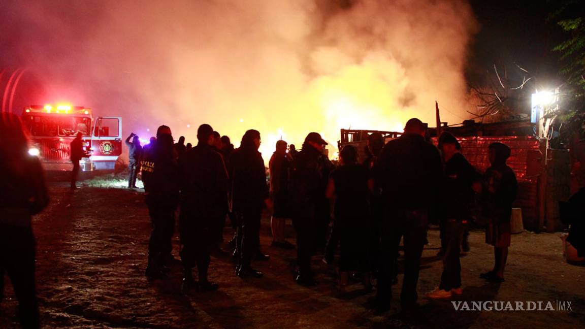 $!Hombre intenta quemar a su familia en Saltillo