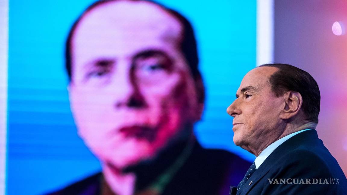 Acusa M5S a Berlusconi de &quot;fortalecer la mafia&quot; antes de los comicios en Italia