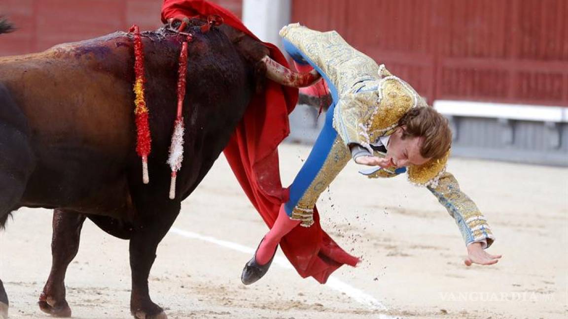 La impresionante cornada de un torero en España