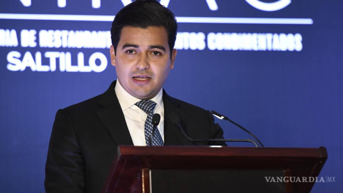 $!Eder Alejandro López González tomó protesta como nuevo presidente de la Cámara junto a su mesa directiva.