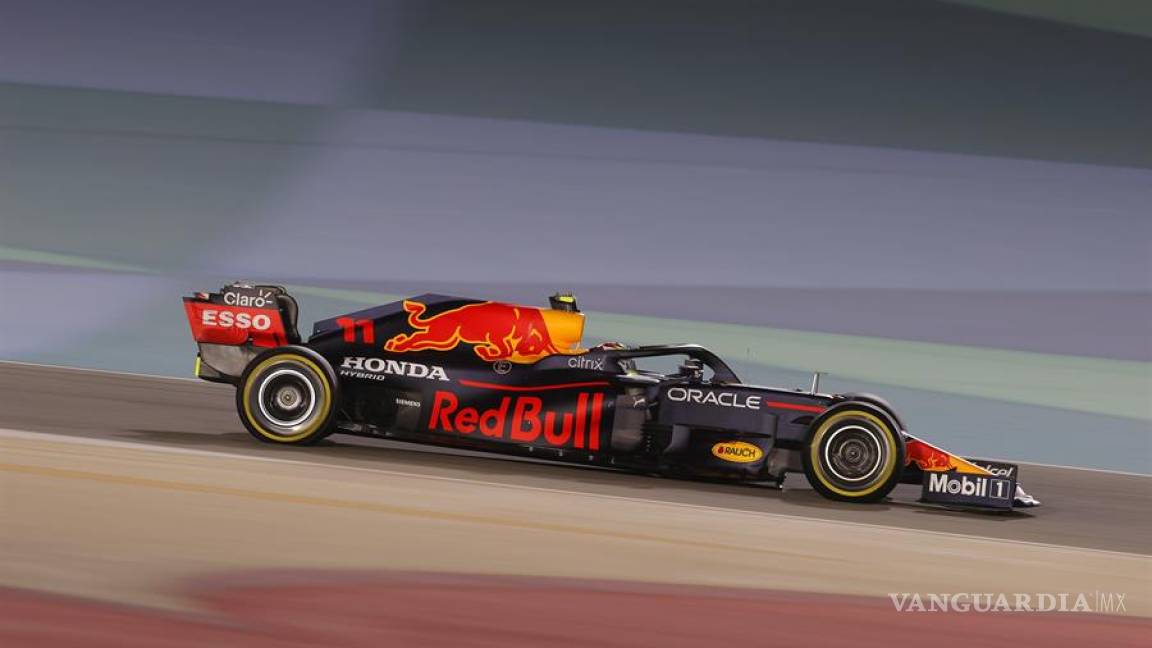 'Checo' Pérez de ser último termina en quinto y Hamilton gana en Bahréin