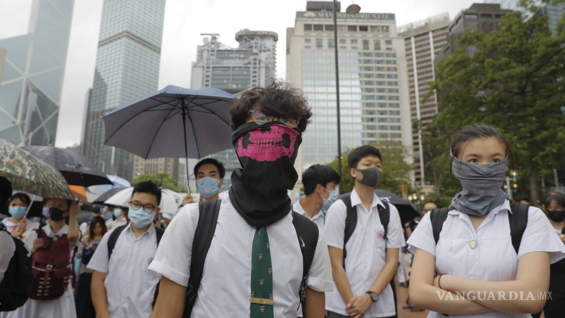 Jóvenes de Hong Kong hacen huelga en apoyo a protestas