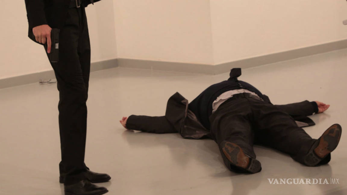 Al grito de &quot;Alepo, venganza&quot; matan al embajador ruso en Turquía