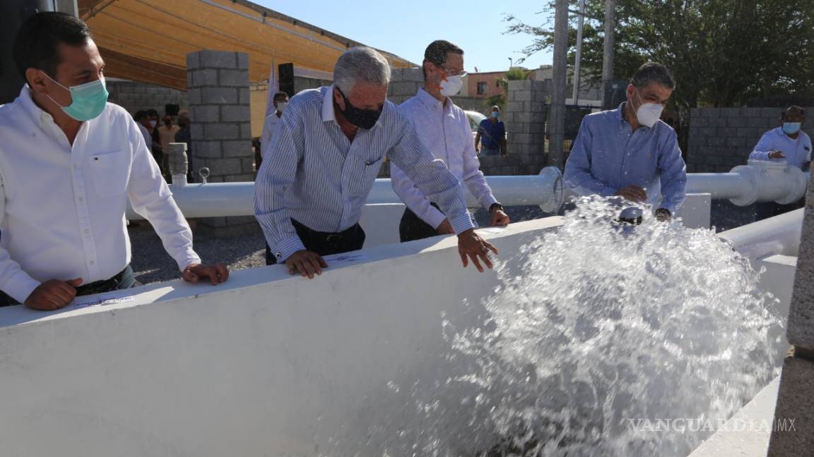 Riquelme y Zermeño inauguran pozo de agua para unos 10 mil habitantes en Torreón