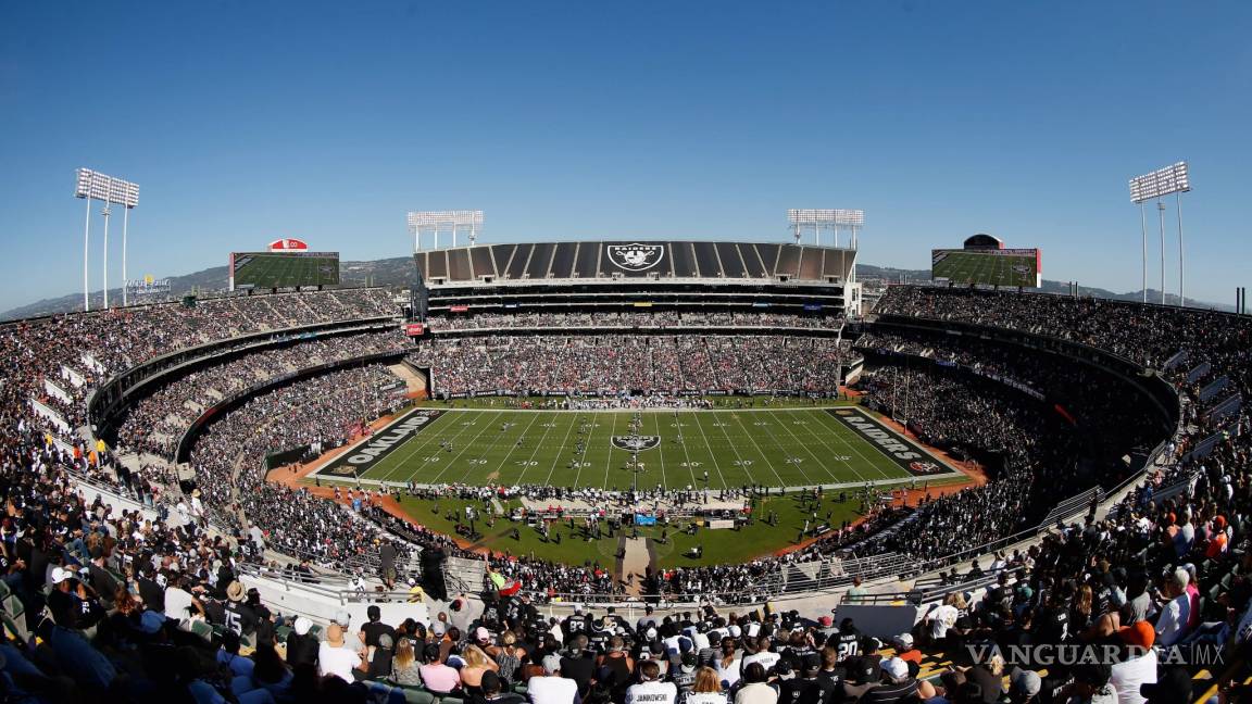 Los Raiders seguirán jugando en Oakland